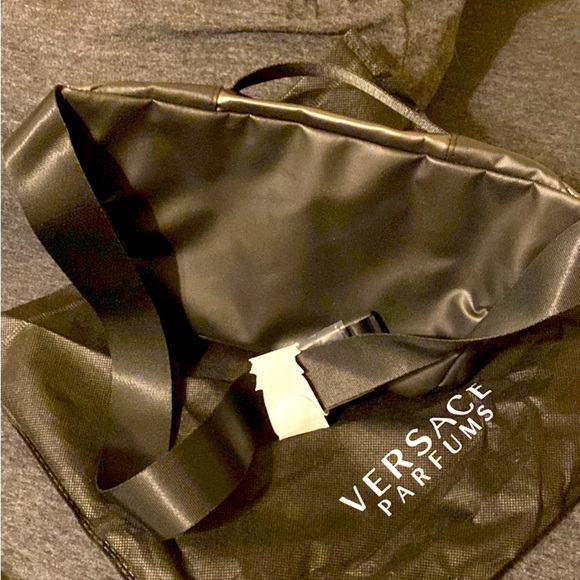 Versace Belt Bag Black Travel Pouch Fanny Pack Crossbody Medusa Designer NEW - Picture 2 of 3